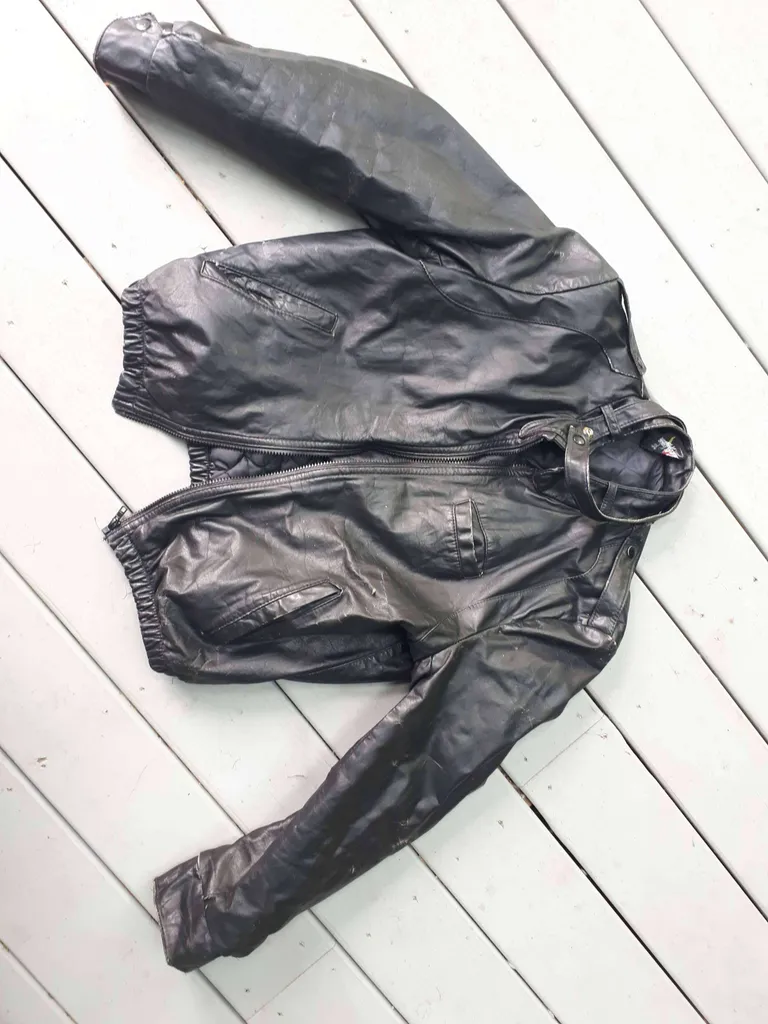 Leather jacket size M photo 1