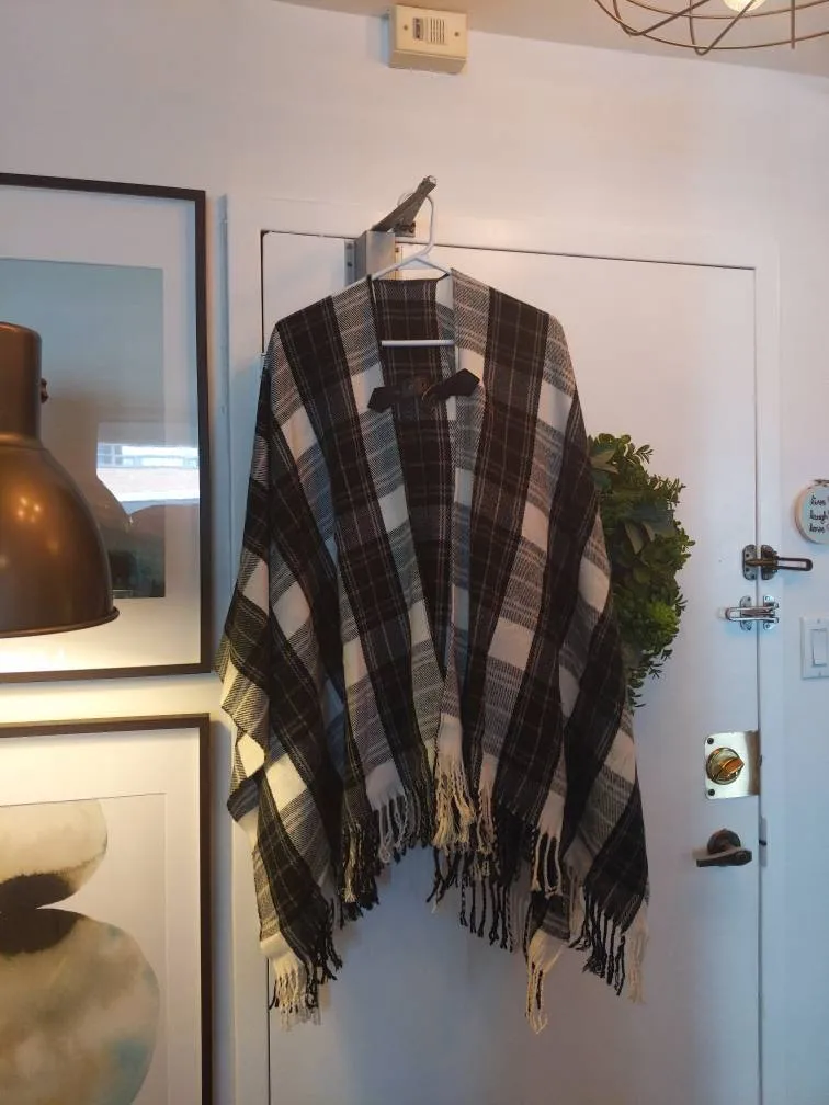 Australian Shawl/Poncho Plaid photo 1