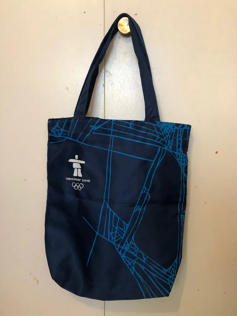 LIKE NEW Vancouver 2010 Tote Bag photo 1