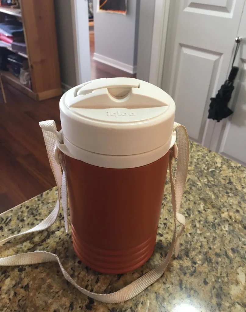 Igloo Water Bottle photo 1