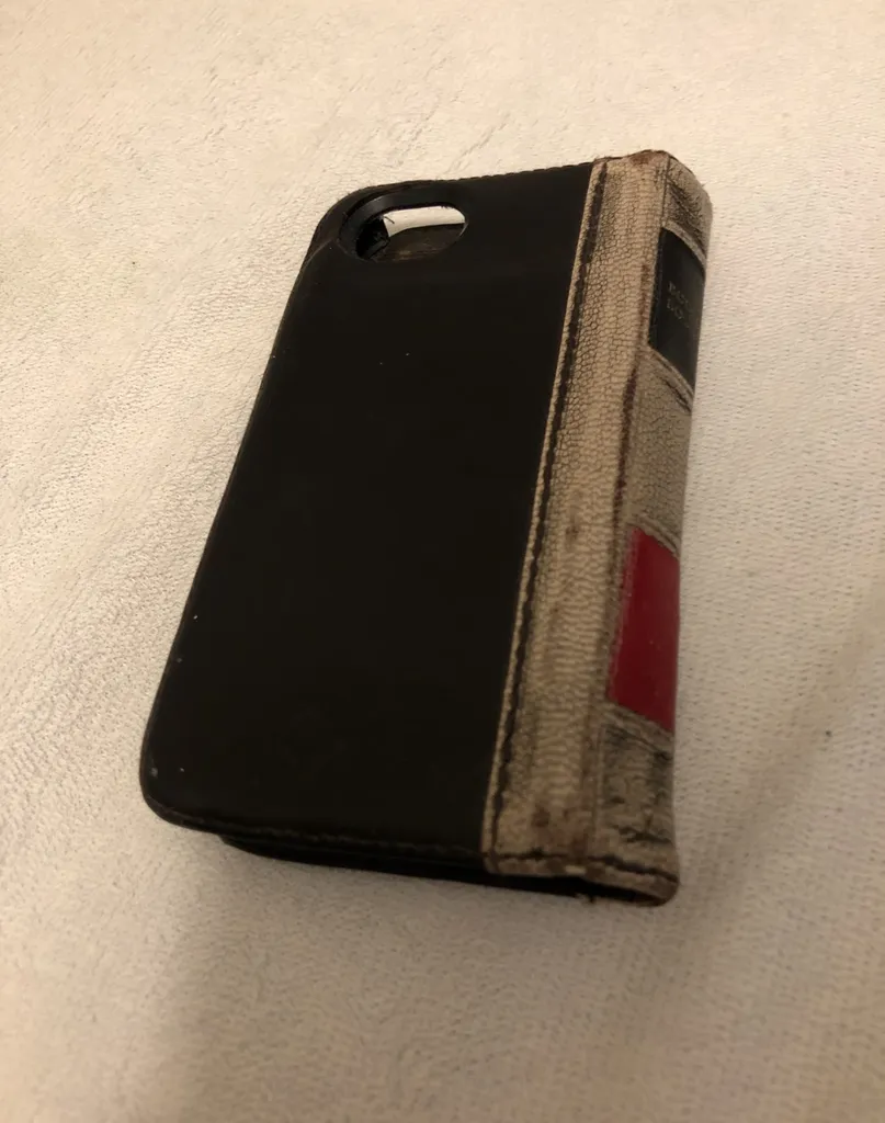 iPhone 5, 5S, 5 SE Book Book Phone Case photo 1