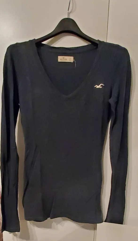 Hollister V Neck Long Sleeve photo 1