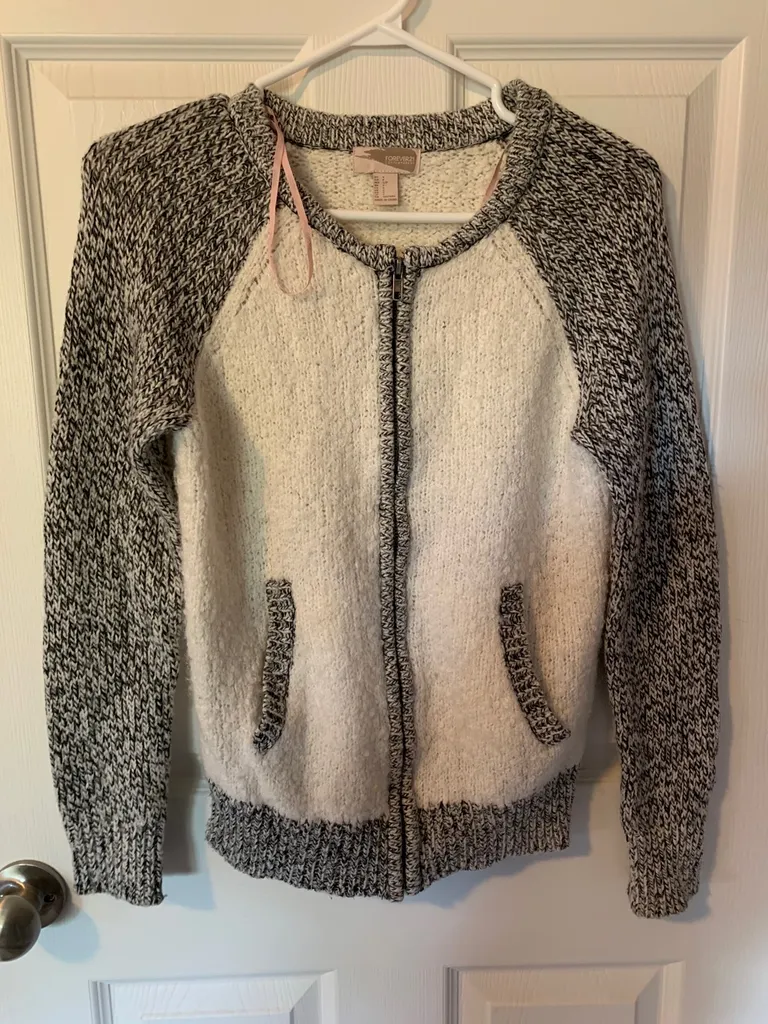 Forever 21 Knit photo 1