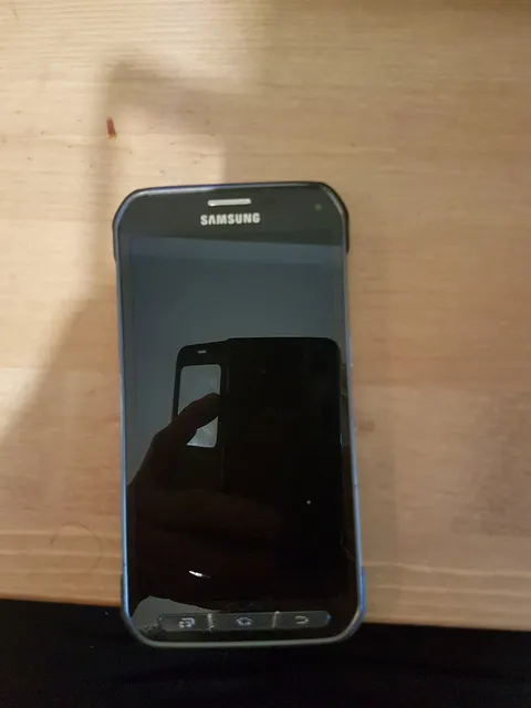 Samsung Galaxy S5 Active photo 1