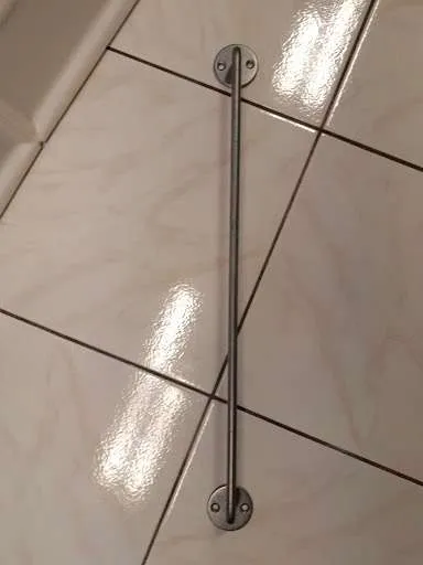 Sturdy Bar / Towel Bar photo 1