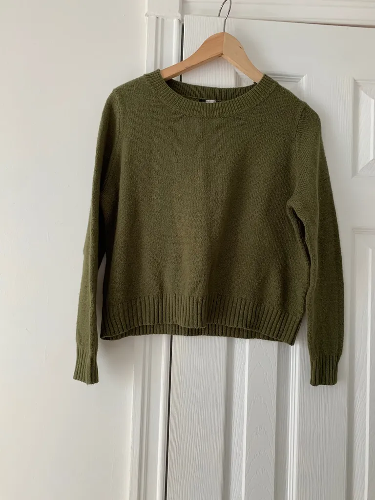 H&M Cropped Sweater photo 1