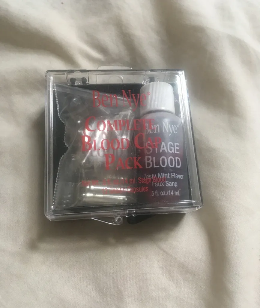 Fake Blood photo 1
