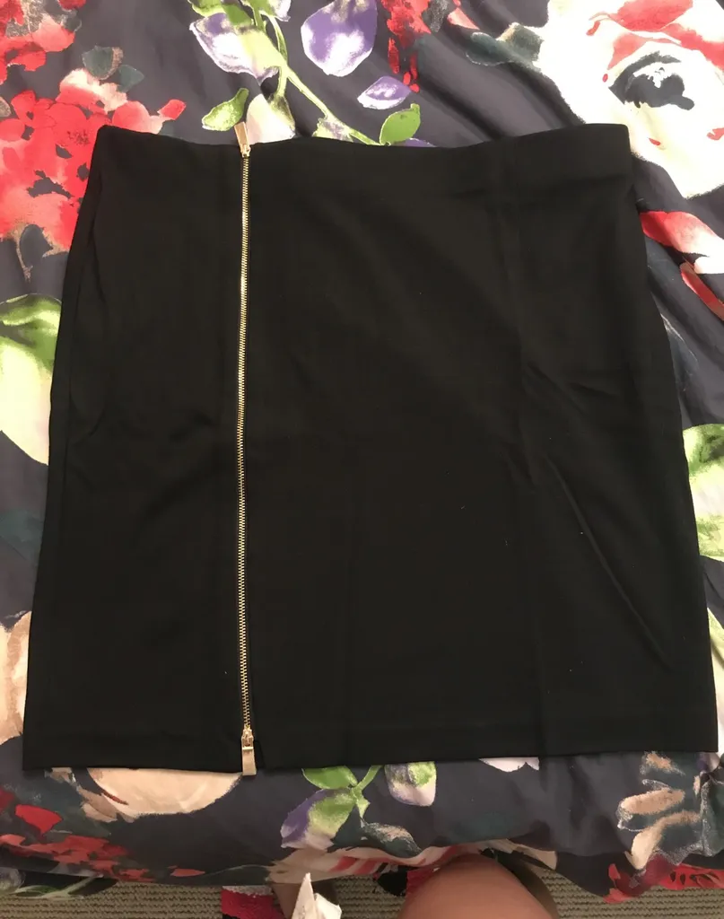 Vince Camuto - Black Skirt With Gold Zip - Size 12 photo 1