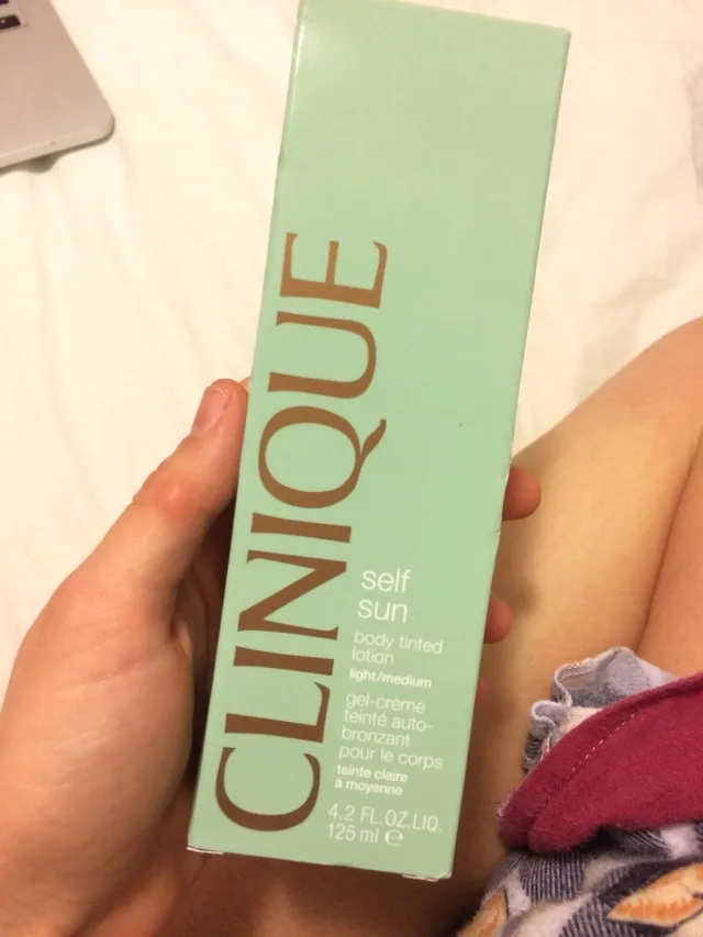 Clinique Self Sun Body Tinted Lotion - Light/medium photo 1
