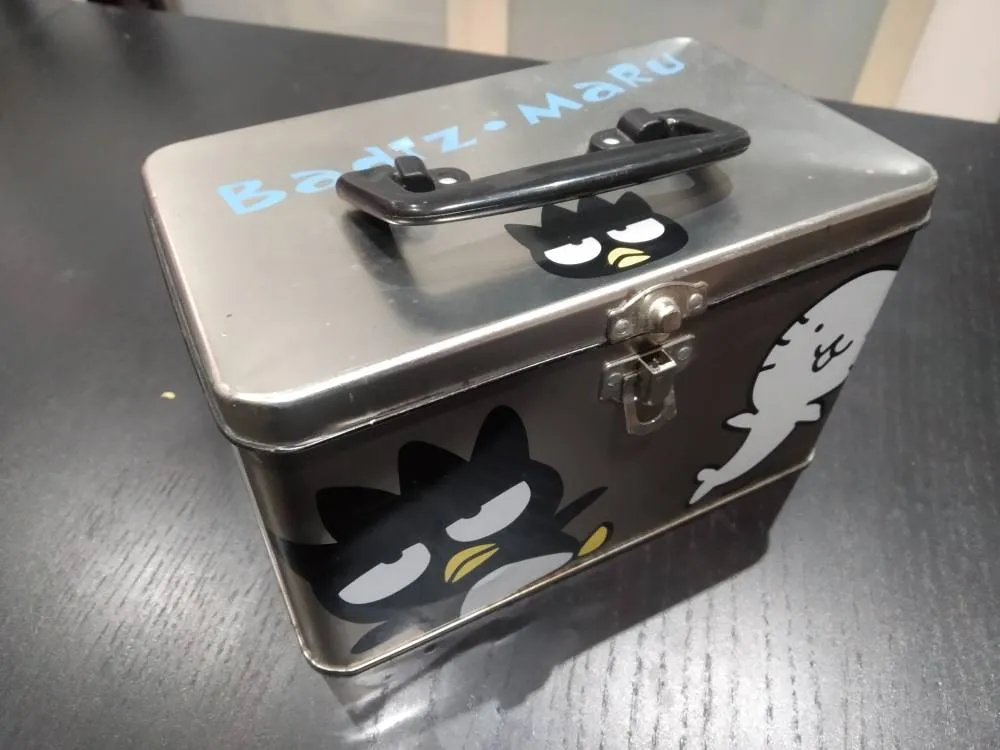 Badtz-Maru metal box photo 1