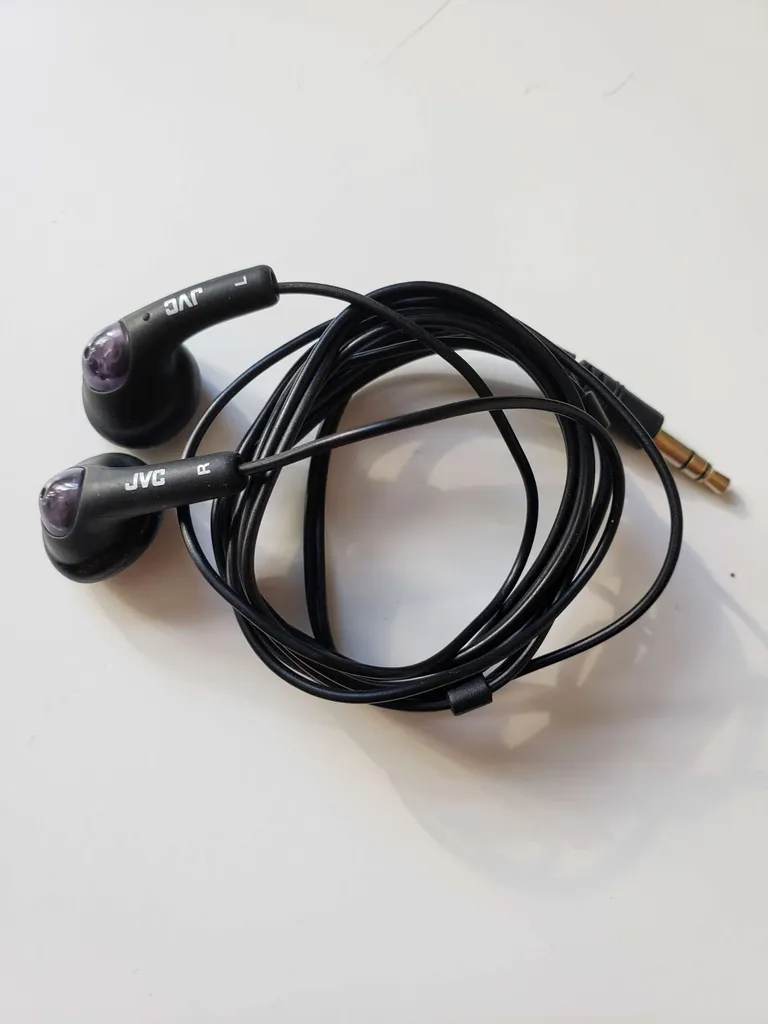Black JVC headphones -- quality sound from a good brand -- si... photo 1
