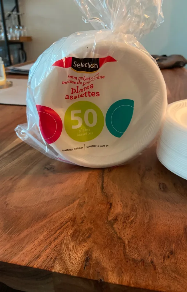 BNIP Styrofoam Plates photo 1