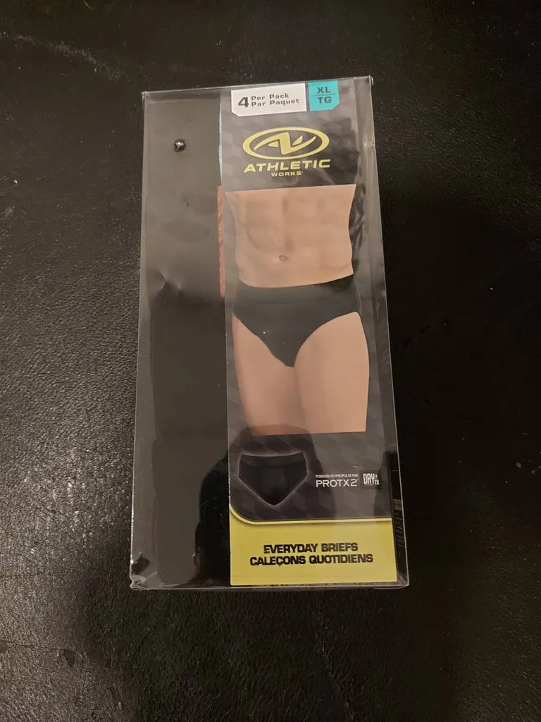 BNIP Men's Briefs, XL photo 1