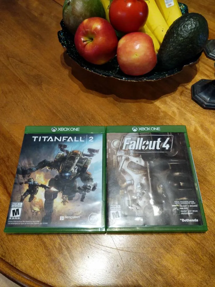 Titanfall 2 And Fallout 4 Xbox One photo 1