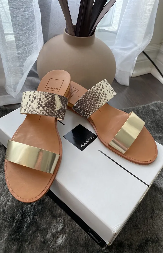 BNIB Dolce Vita Payce Leather Sandals photo 1