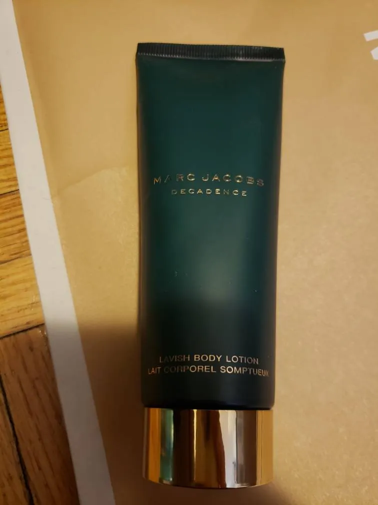 Marc Jacobs Body Lotion photo 1