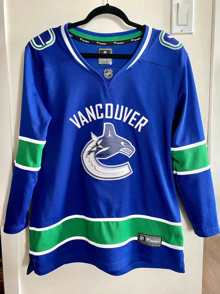 Vancouver Canucks Home Jersey photo 1