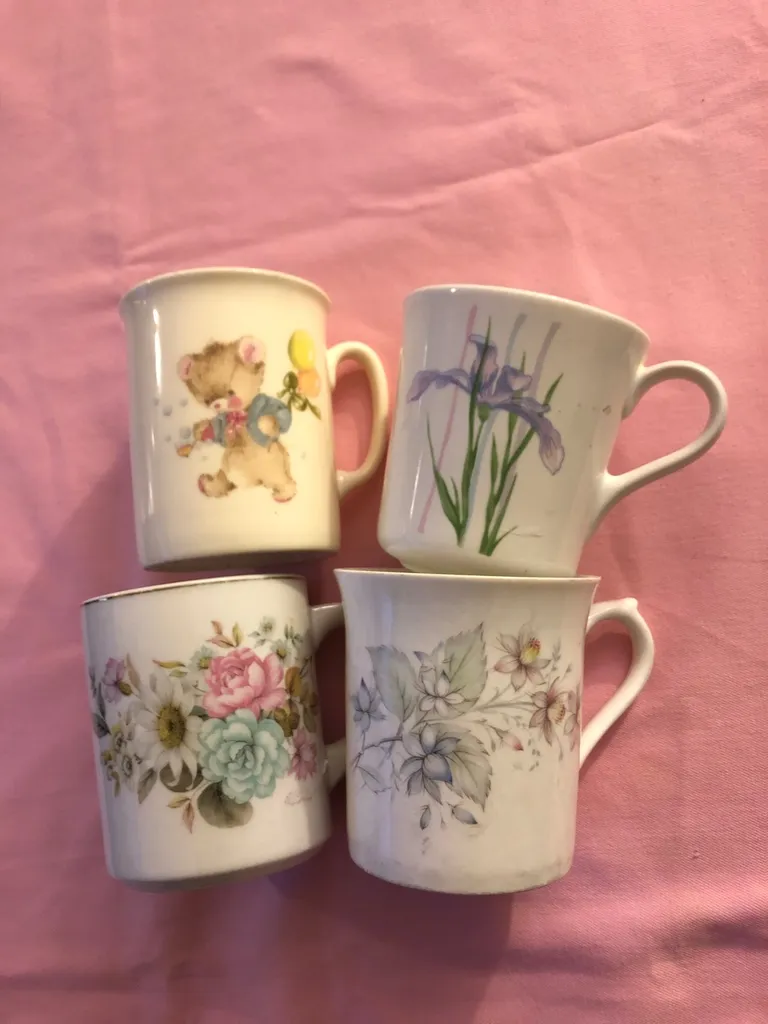 set of 4 cute mugs!! photo 1