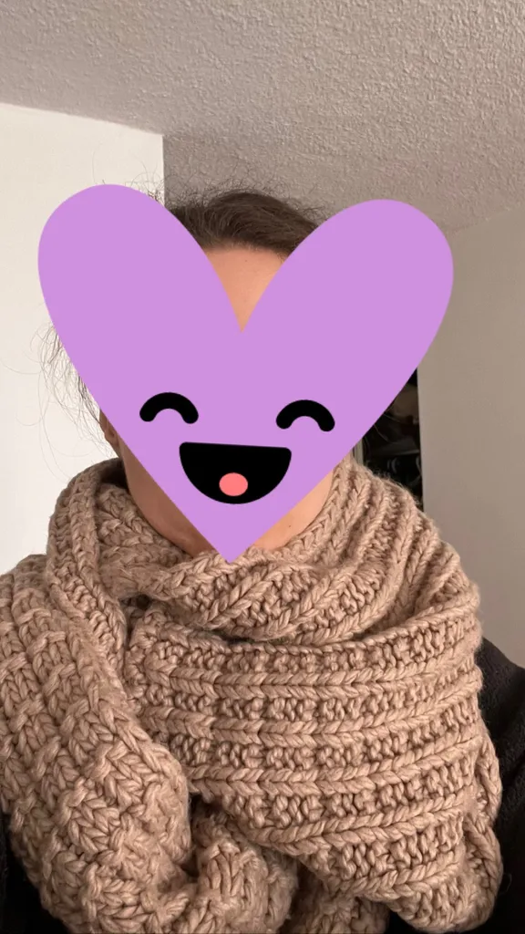 Endless beige scarf photo 1
