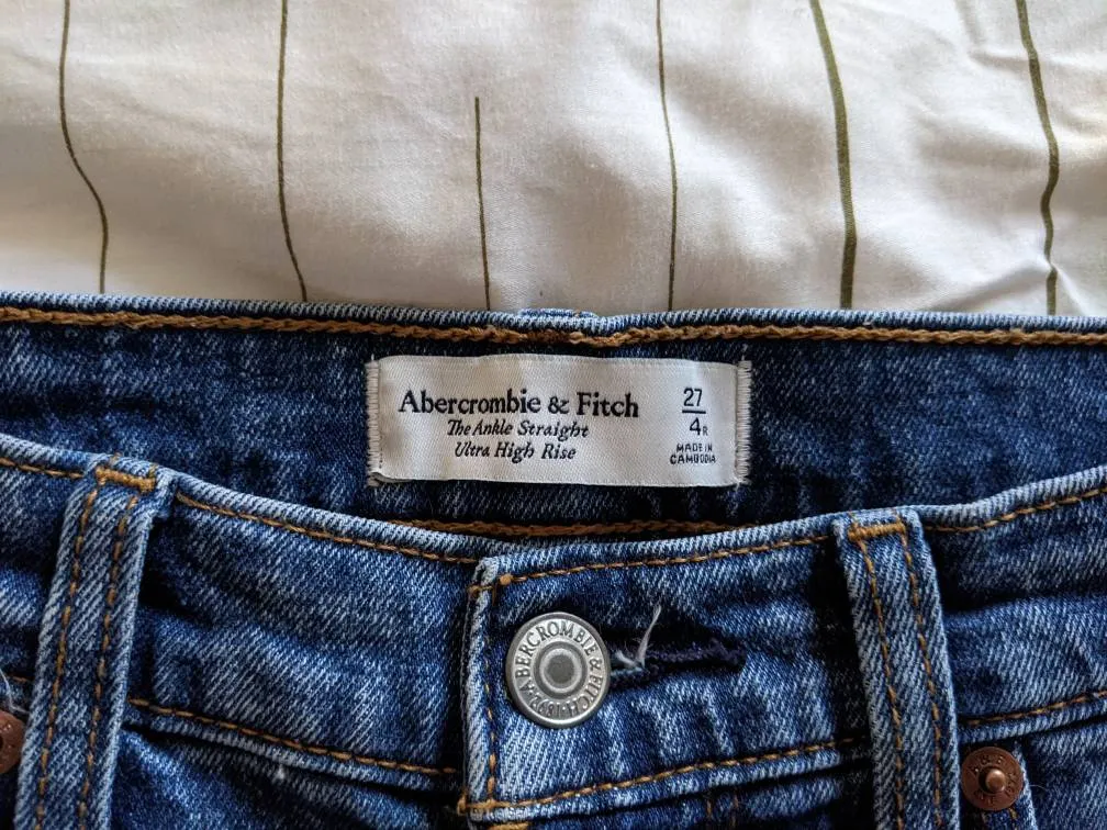 Amazing High Rise Jeans Size 27, Length 29 photo 1