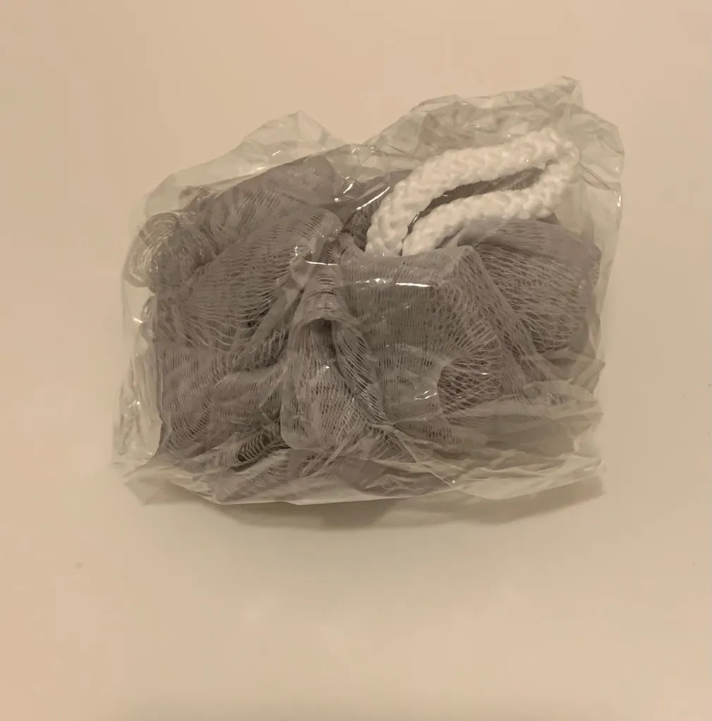 Free Shower Pouf photo 1