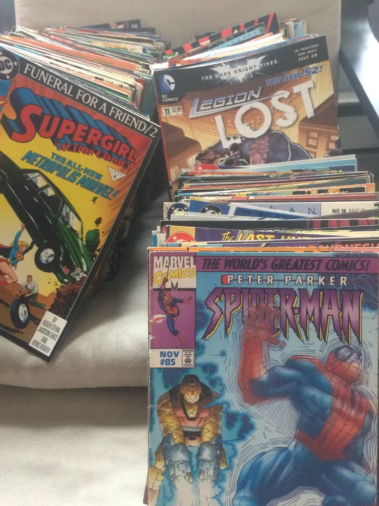 Comic Books & Graphic Novels photo 1