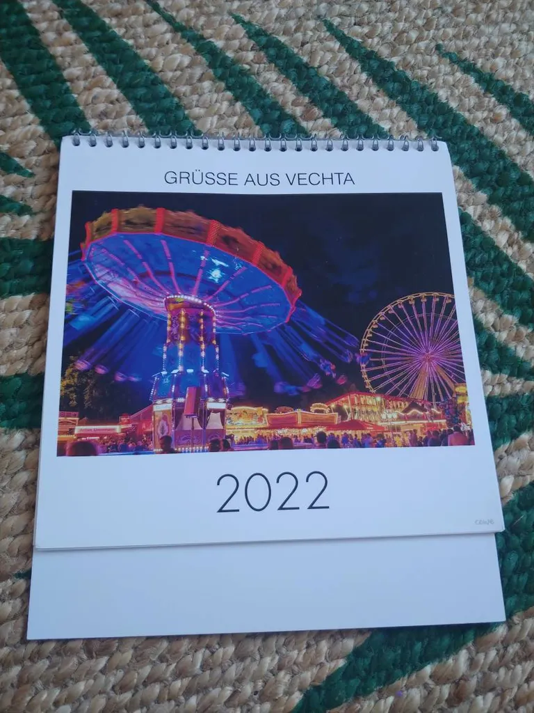 Foreign Language Desk Calendar photo 1