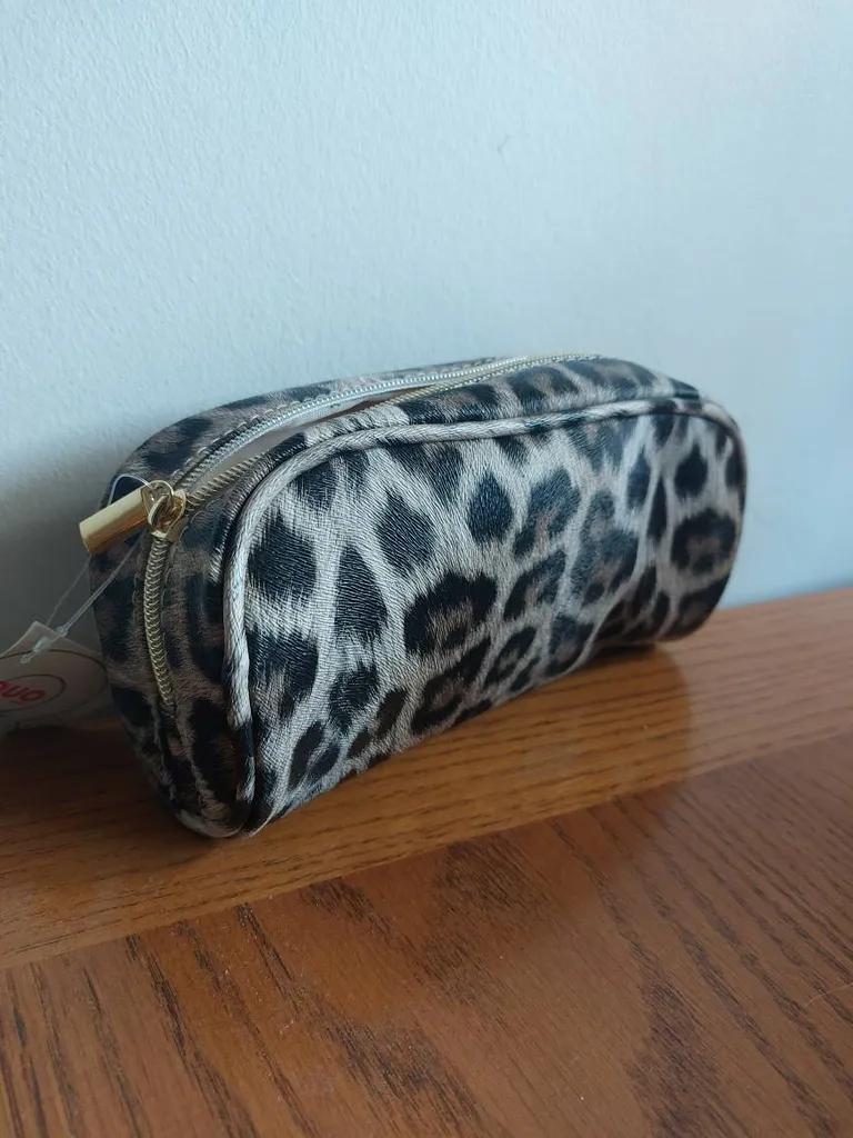 FREE Quo Makeup Bag photo 1