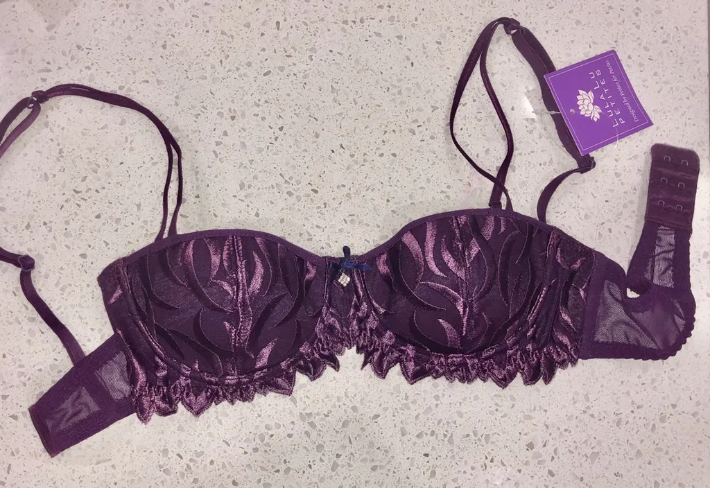 Bra photo 1