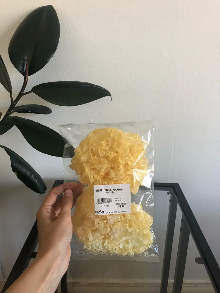 MEDICINAL DRIED WHITE FUNGUS photo 1