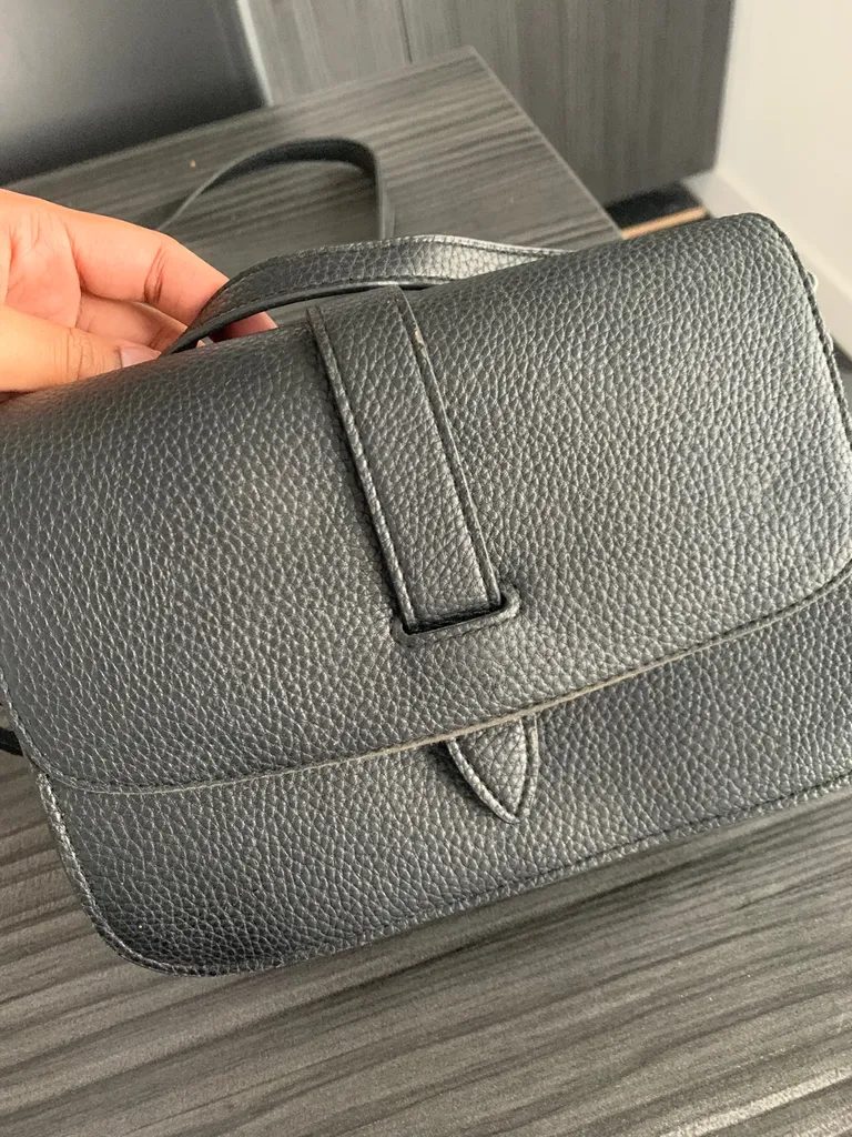 Black Leather Textured Purse photo 1