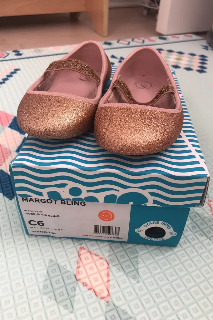 Natives Toddler Sz 6 photo 1