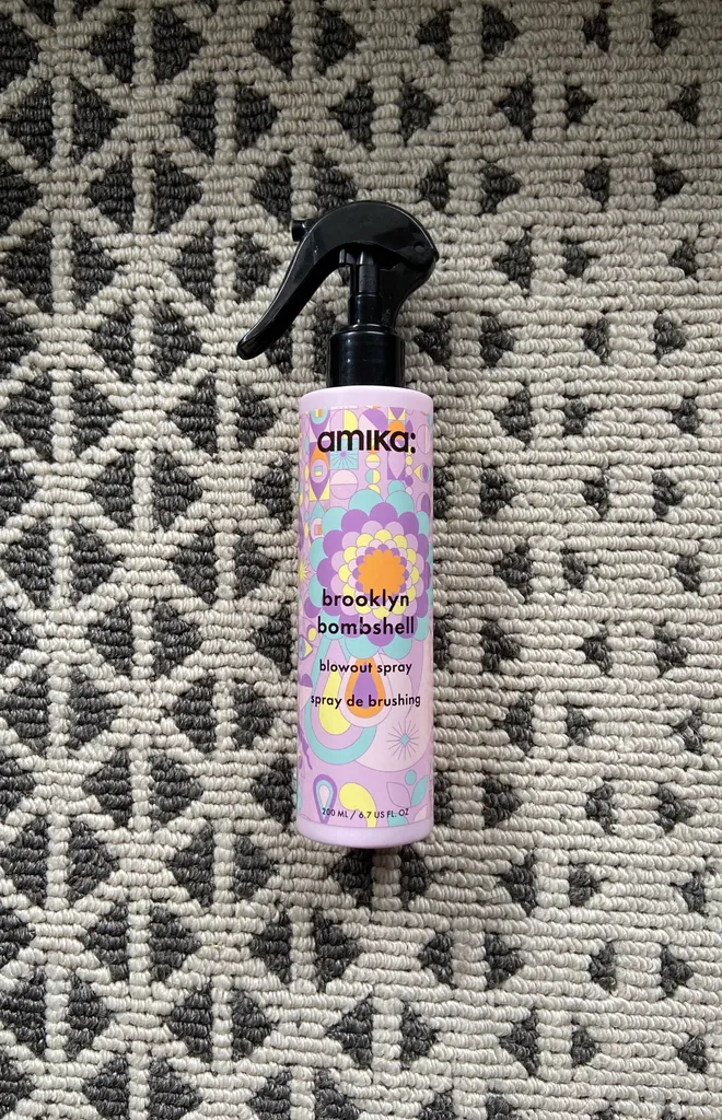 Amika Blowout Spray photo 1