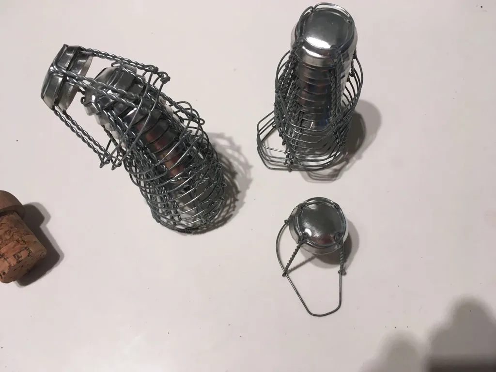 Home brew equipment: restraints for cork for bubbly brews photo 1