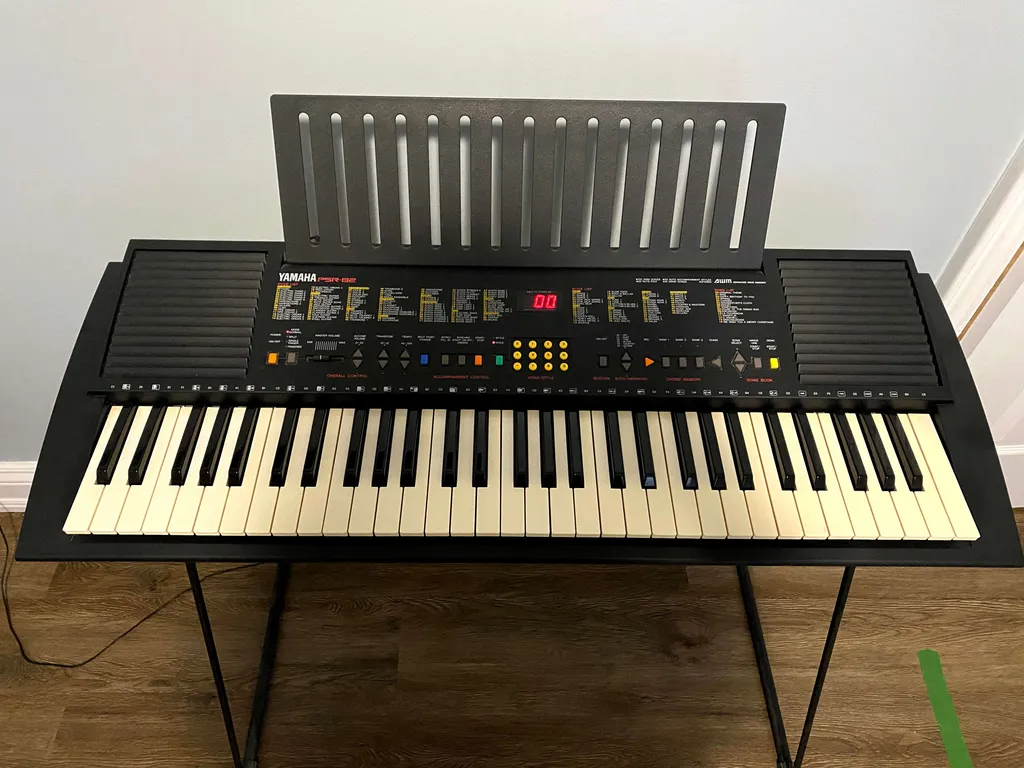 Yamaha PSR 82 Keyboard photo 1