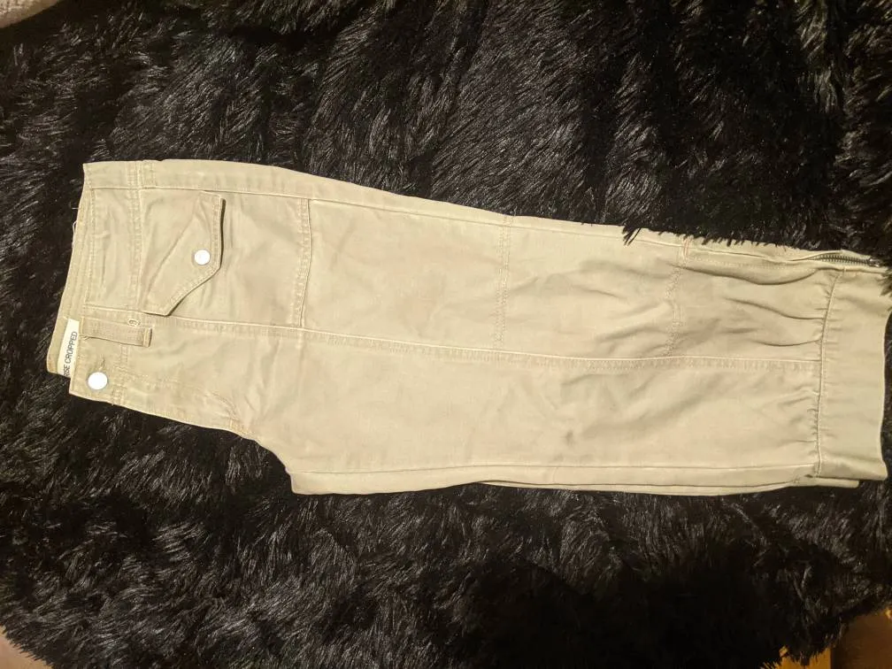 Low Rise Cropped Capris photo 1