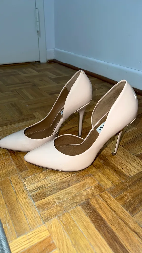 Steve Madden Nude Heels Size 38 photo 1