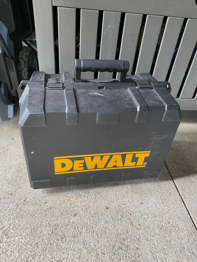 Dewalt  circular saw case and charger photo 1