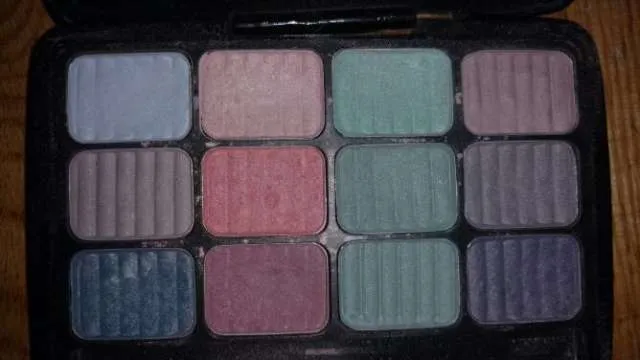 Eye Shadows photo 1