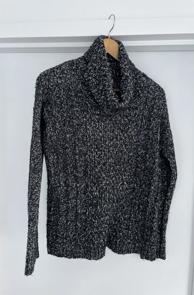 Jones New York Turtleneck (small) photo 1