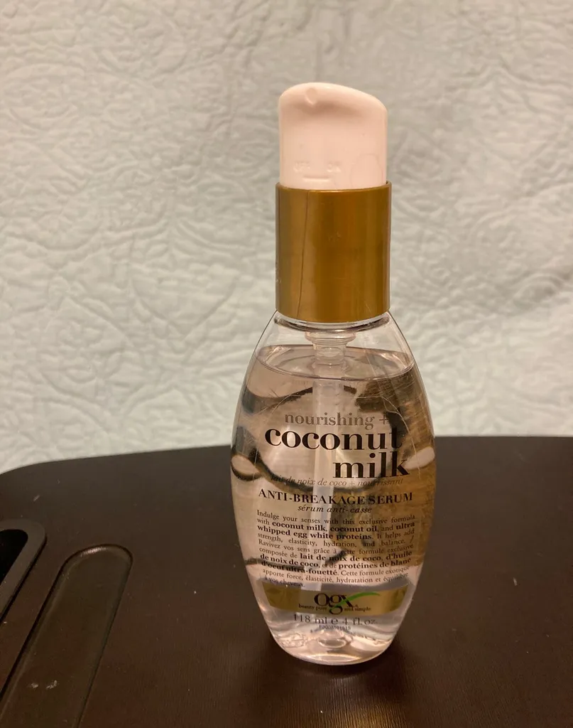 OGX Coconut Milk Anti-breakage Serum photo 1