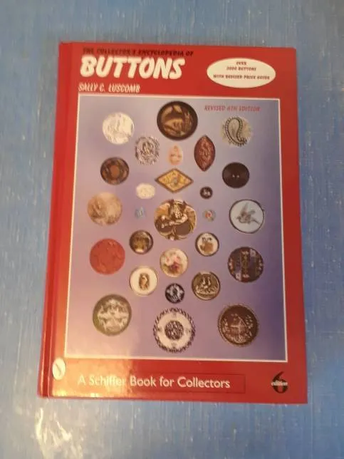BN Collector's Encyclopedia Of Buttons photo 1