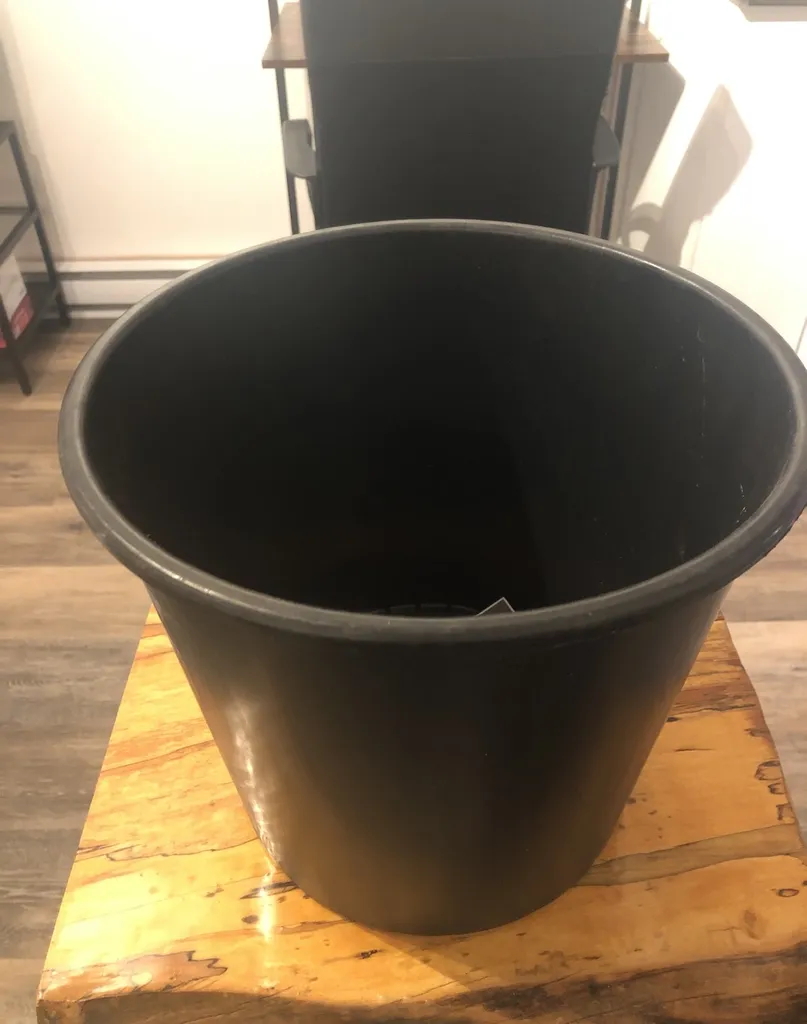 Plastic Plant Pot photo 1