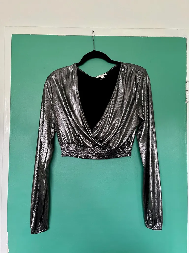 metallic balloon crop top photo 1