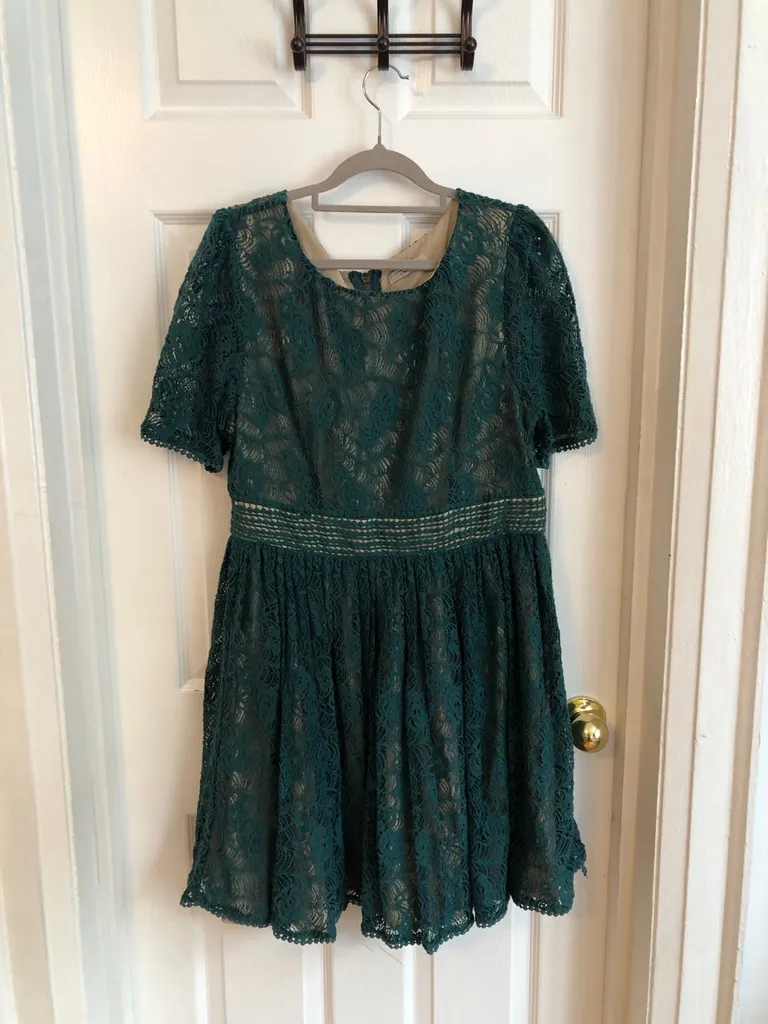 Green Lace Dress - XL photo 1