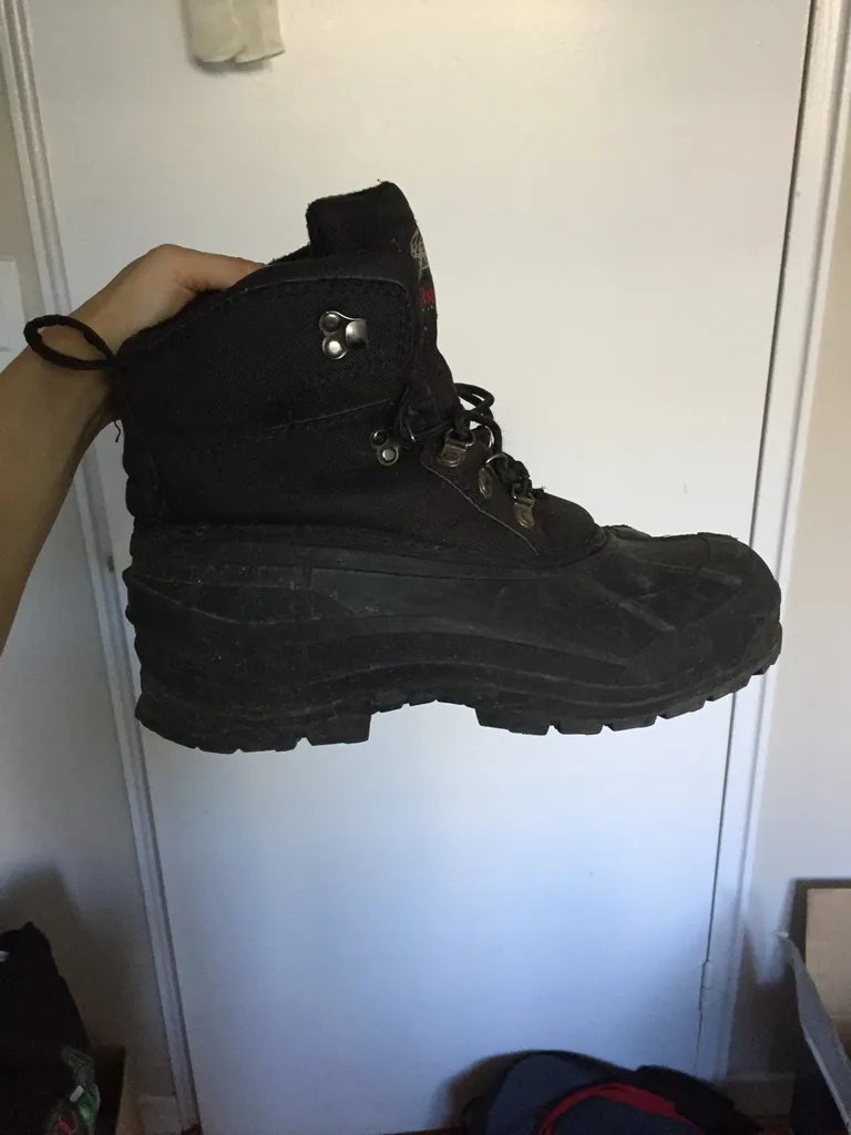 Winter Boots Size 9 Men photo 1