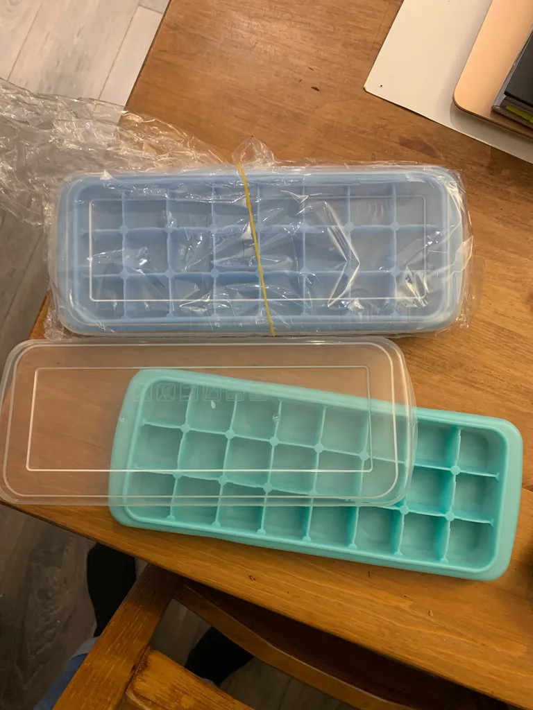 Silicone Ice Cube Trays With Lids photo 1