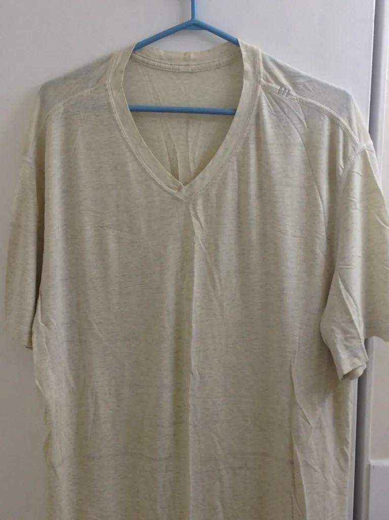 LULULEMON Beige V-Neck Shirt, oversized photo 1