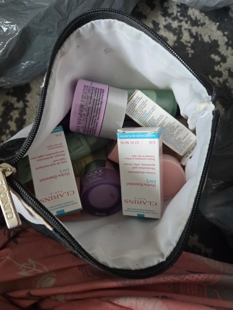 Bag of skin care products photo 1