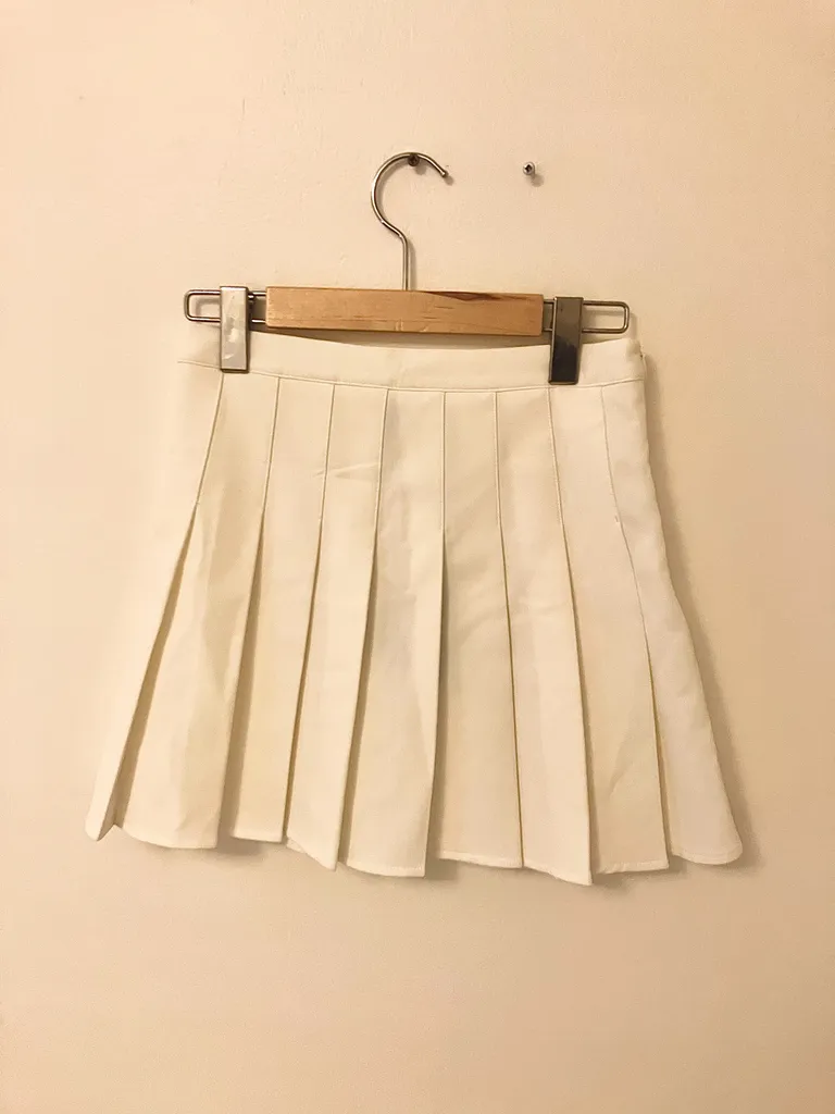 BNWT Women’s skirt size S photo 1